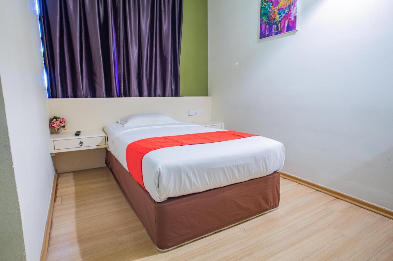 Hotel 101 Permas Jaya Джохор-Бару Экстерьер фото