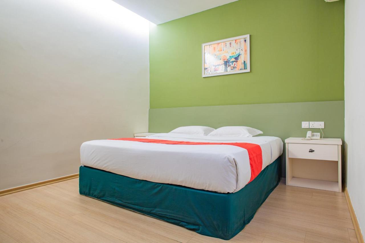 Hotel 101 Permas Jaya Джохор-Бару Экстерьер фото