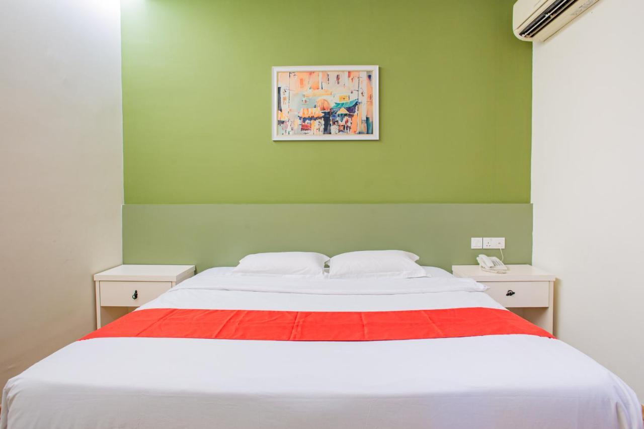 Hotel 101 Permas Jaya Джохор-Бару Экстерьер фото