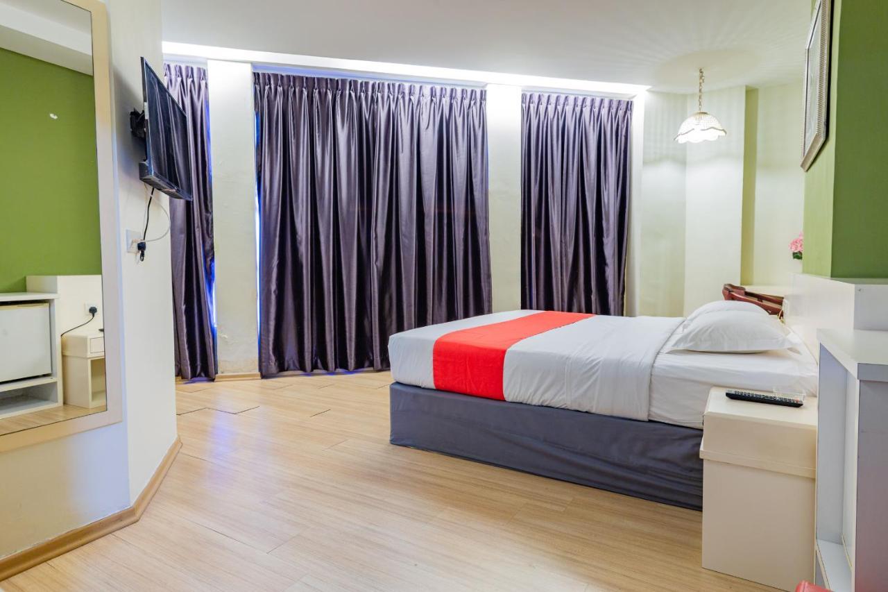 Hotel 101 Permas Jaya Джохор-Бару Экстерьер фото