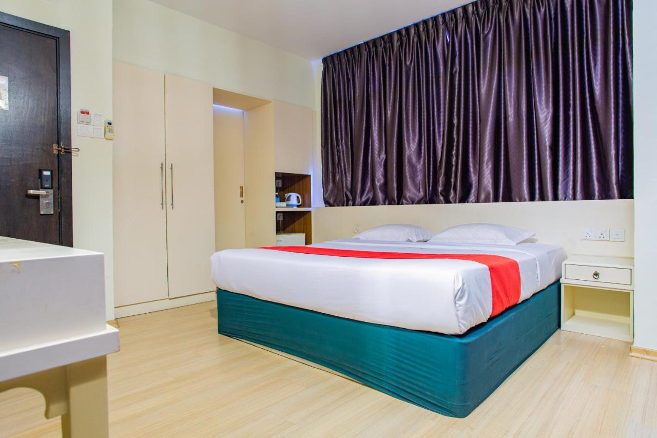 Hotel 101 Permas Jaya Джохор-Бару Экстерьер фото