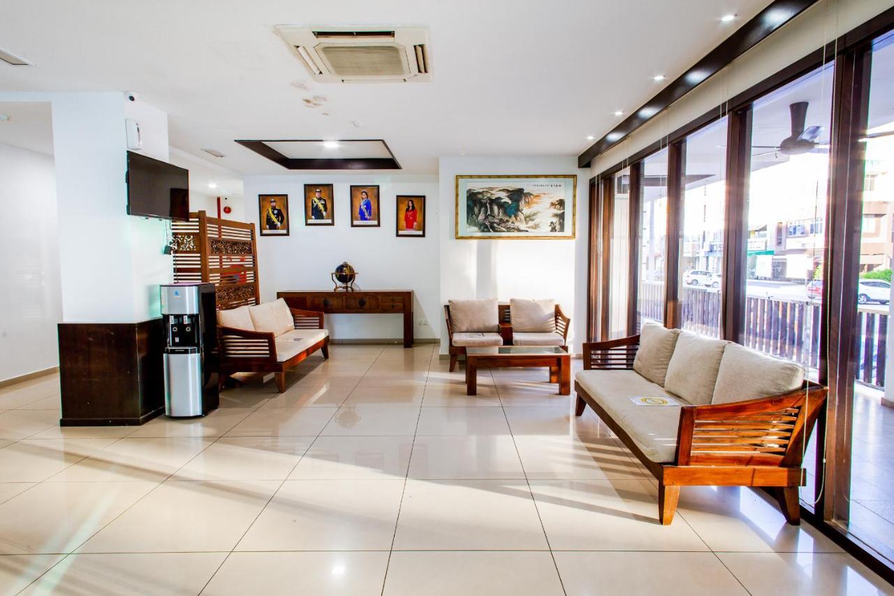 Hotel 101 Permas Jaya Джохор-Бару Экстерьер фото